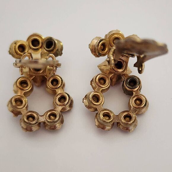 Vintage red rhinestone gold tone clip on‎ earrings round square tear drop - Picture 2 of 4